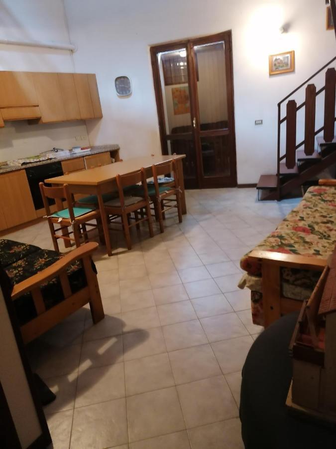 Casa Vacanze 'La Piazza' Villa Zone Exterior foto