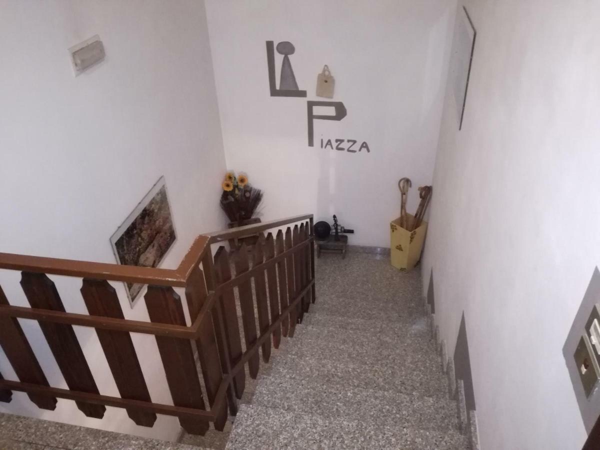 Casa Vacanze 'La Piazza' Villa Zone Exterior foto